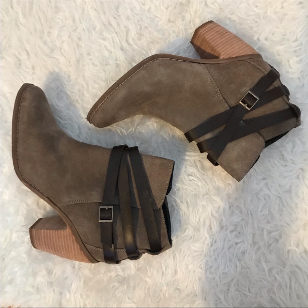Boots size 10